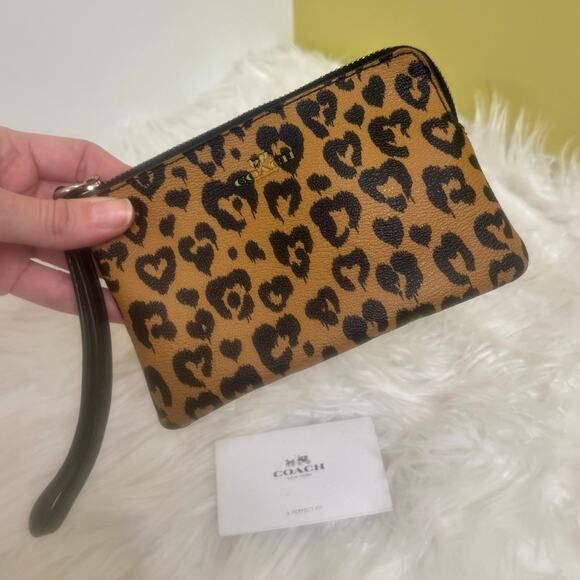Coach Wild Heart Cheetah Print Corner Zip Wristlet Tech Accessory Holder F23620 - Picture 1 of 12